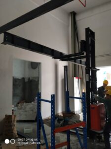 H steel mezzanine-installation with forklift